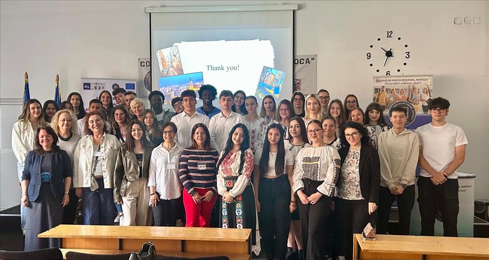 İnegöl Belediyesi’nden gençlere uluslararası eğitim desteği