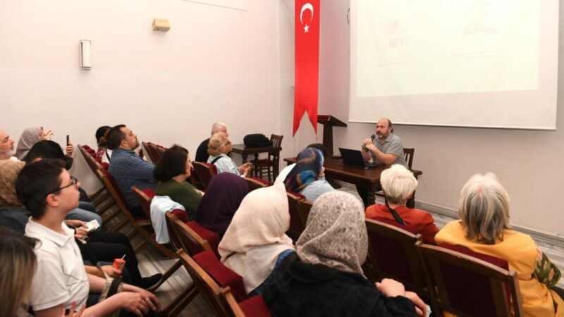 Bursa Osmangazi’de ön yargılar eğitimle kırılıyor Osmangazi Belediyesi ve Osmangazi Kent Konseyi Engelliler Meclisi işbirliğinde düzenlenen