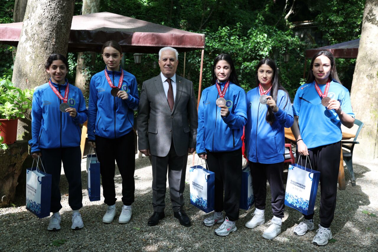 Başkan Bozbey, Bursa’nın gururu sporcularla buluştu