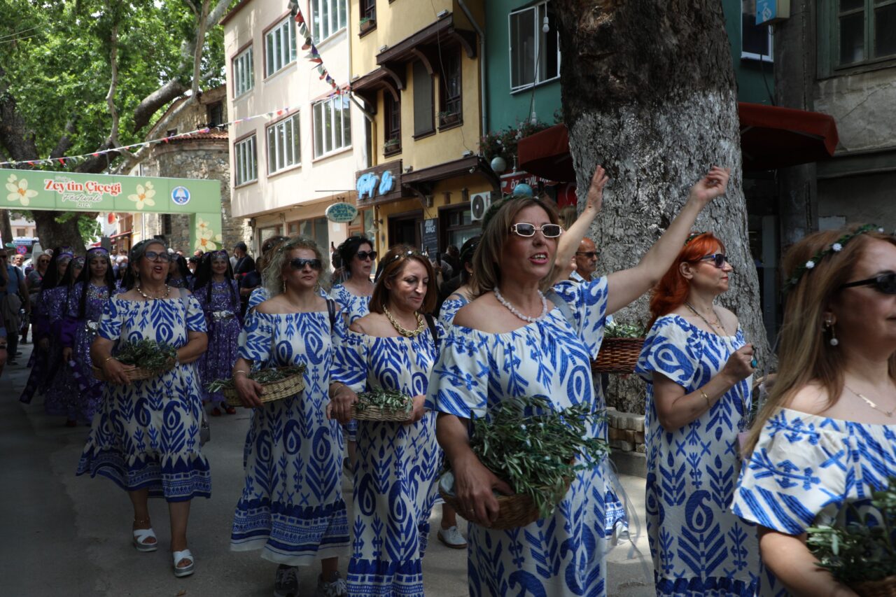 Bursa’da bir ilk! Zeytinin evinde büyük buluşma Bursa’da bir ilk! Zeytinin evinde büyük buluşma