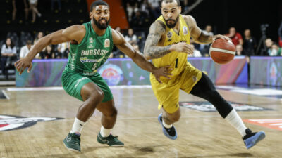 Bursaspor Mersin’de fırsat tepti