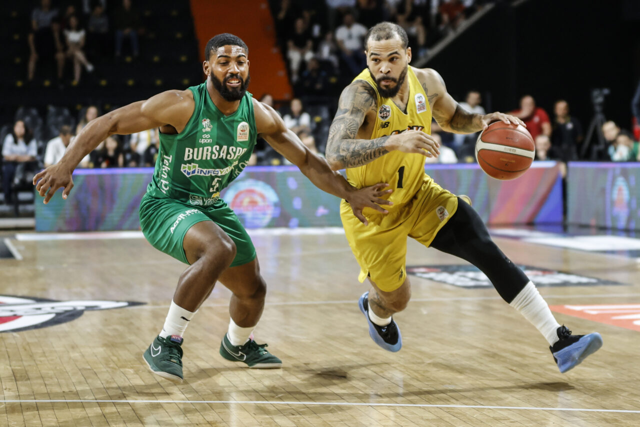 Bursaspor Mersin’de fırsat tepti