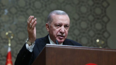 Erdoğan: Görevi kötüye kullananların gözünün yaşına bakmayız