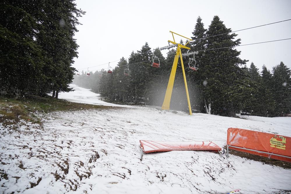 Bursa Uludağ’a mayısta kar sürprizi