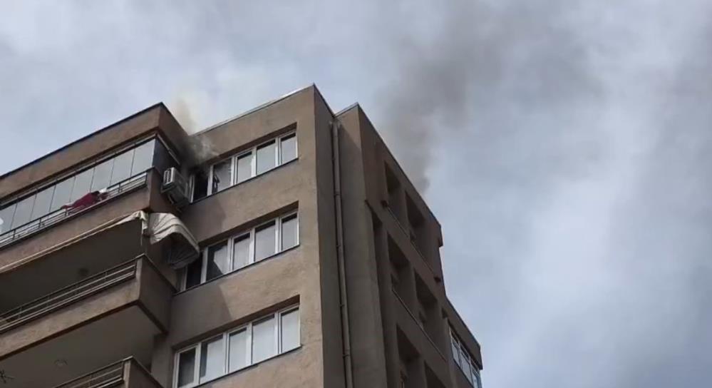 Bursa’da 8 katlı binada yangın