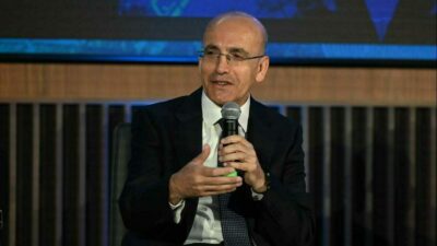 Bakan Şimşek’ten Londra’da yoğun ikili görüşme trafiği