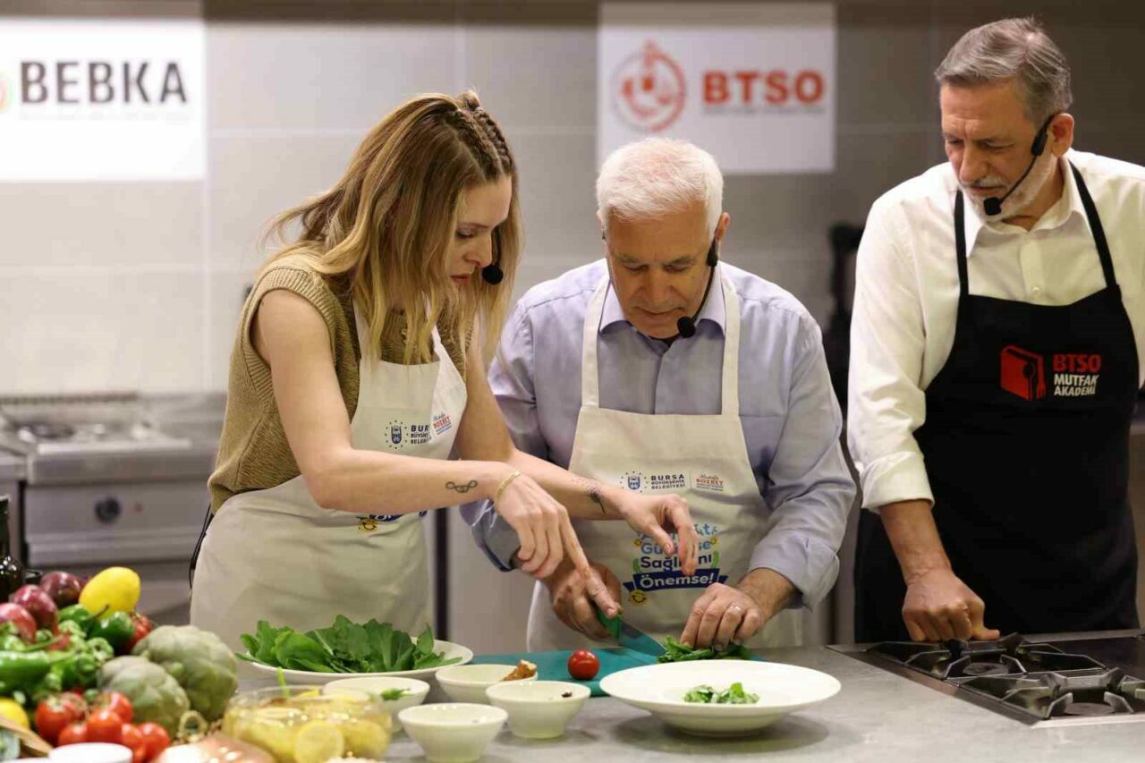 Başkan Bozbey ve Burkay mutfağa girdi
