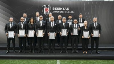 Beşiktaş’ta Serdal Adalı ve yönetimi mazbatalarını aldı
