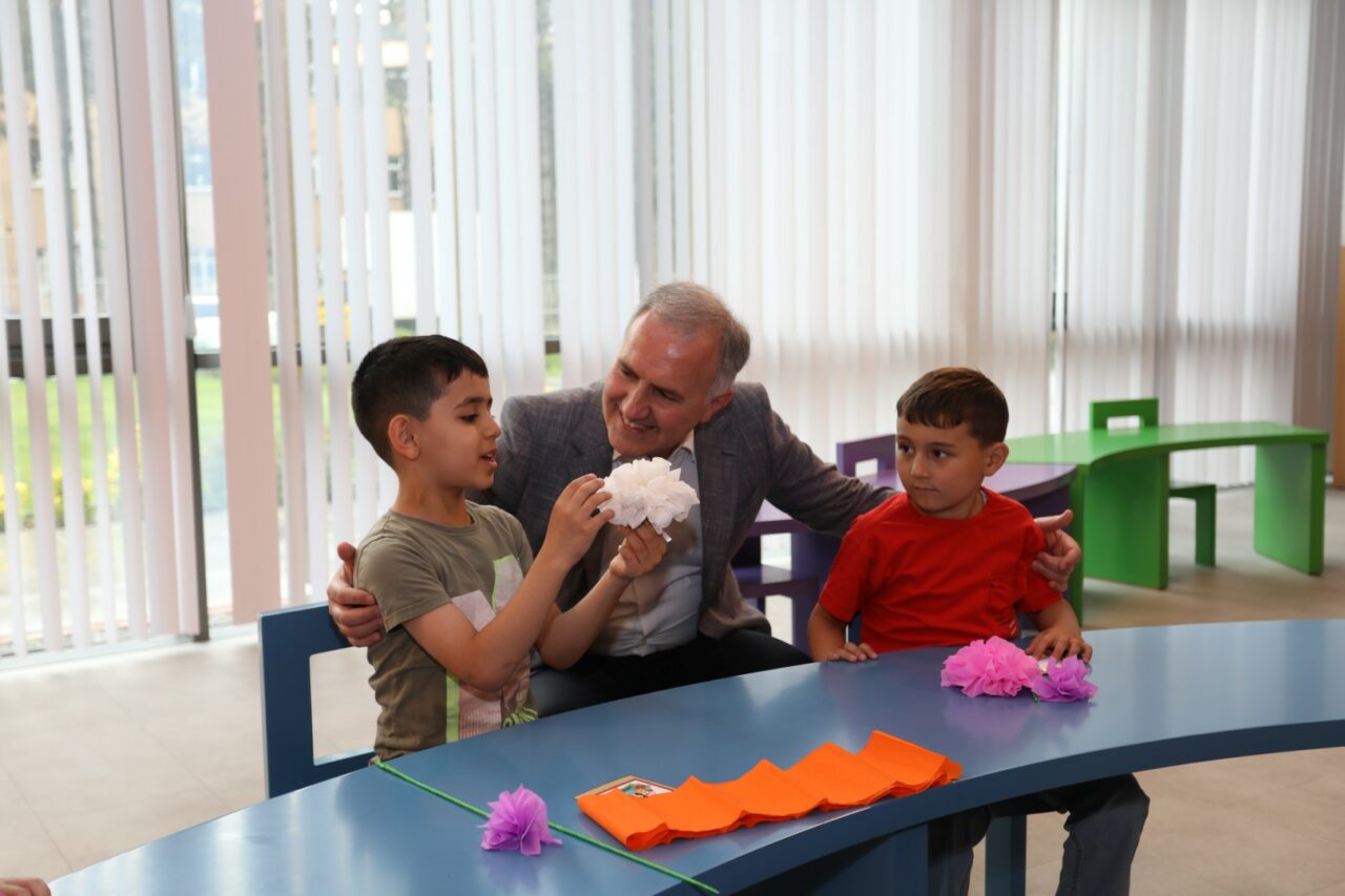 Bursa’da miniklerden annelere sürpriz