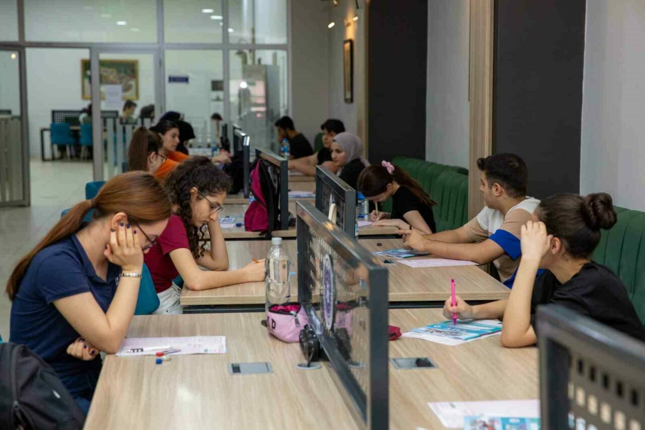 Bursa Büyükşehir’den üniversite adaylarına sınav provası