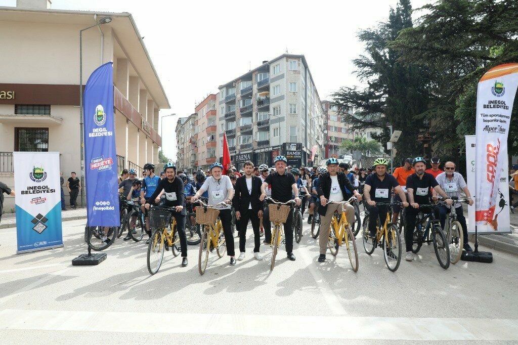 Bursa İnegöl’de pedallar temiz gelecek için döndü