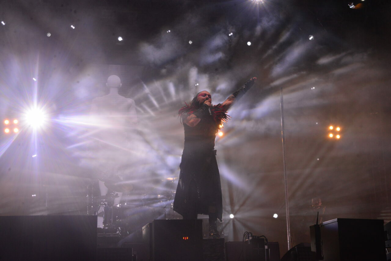 Bursa stres attı! Mor ve Ötesi ile Hayko Cepkin şehri coşturdu Bursa stres attı! Mor ve Ötesi ile Hayko Cepkin şehri coşturdu