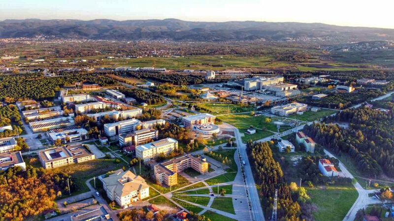 BUÜ’de görev değişimleri Türkiye’deki 23 Araştırma Üniversitesi arasında yer alan Bursa Uludağ Üniversitesi’nin