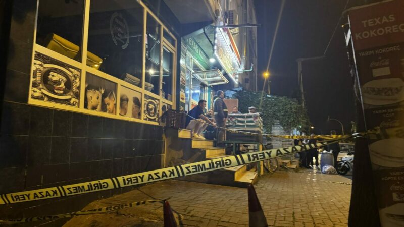 Bursa'nın Osmangazi ilçesinde bir berber dükkanına düzenlenen silahlı saldırıda yaralanan