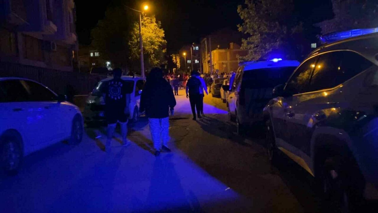 Bursa’da çocukların kavgasına aileler de karıştı: 2 yaralı Bursa’da çocukların kavgasına aileler de karıştı: 2 yaralı