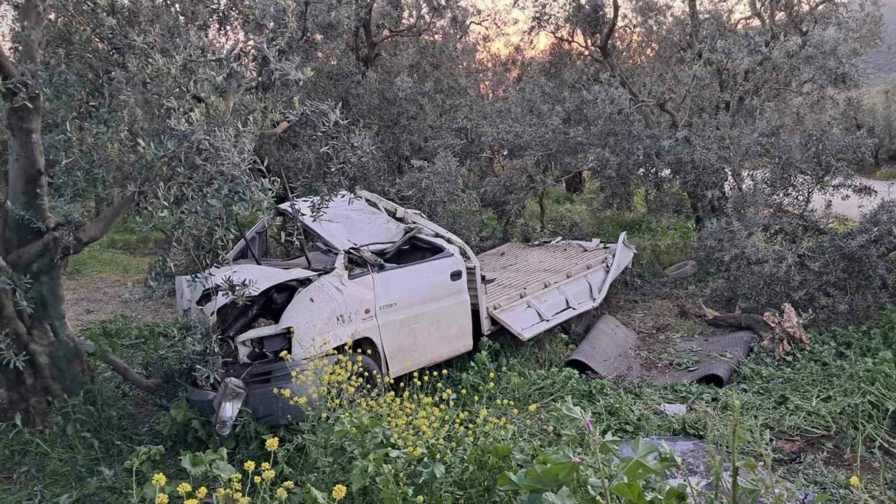 Bursa’da hurdaya dönen araçtan sağ çıktı