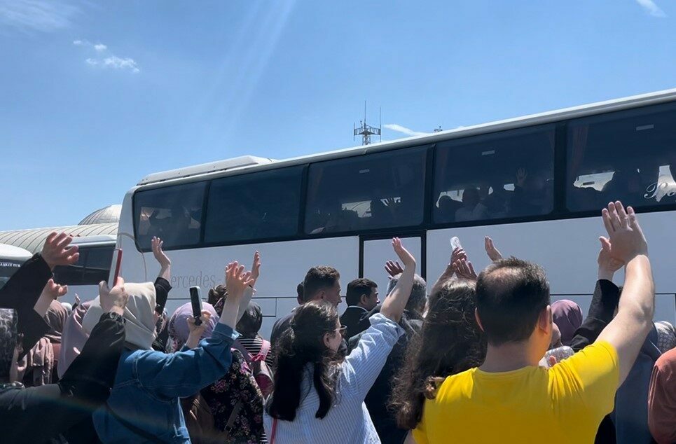 Bursa’da ilk hac kafilesi dualarla yola çıktı Bursa’da ilk hac kafilesi dualarla yola çıktı