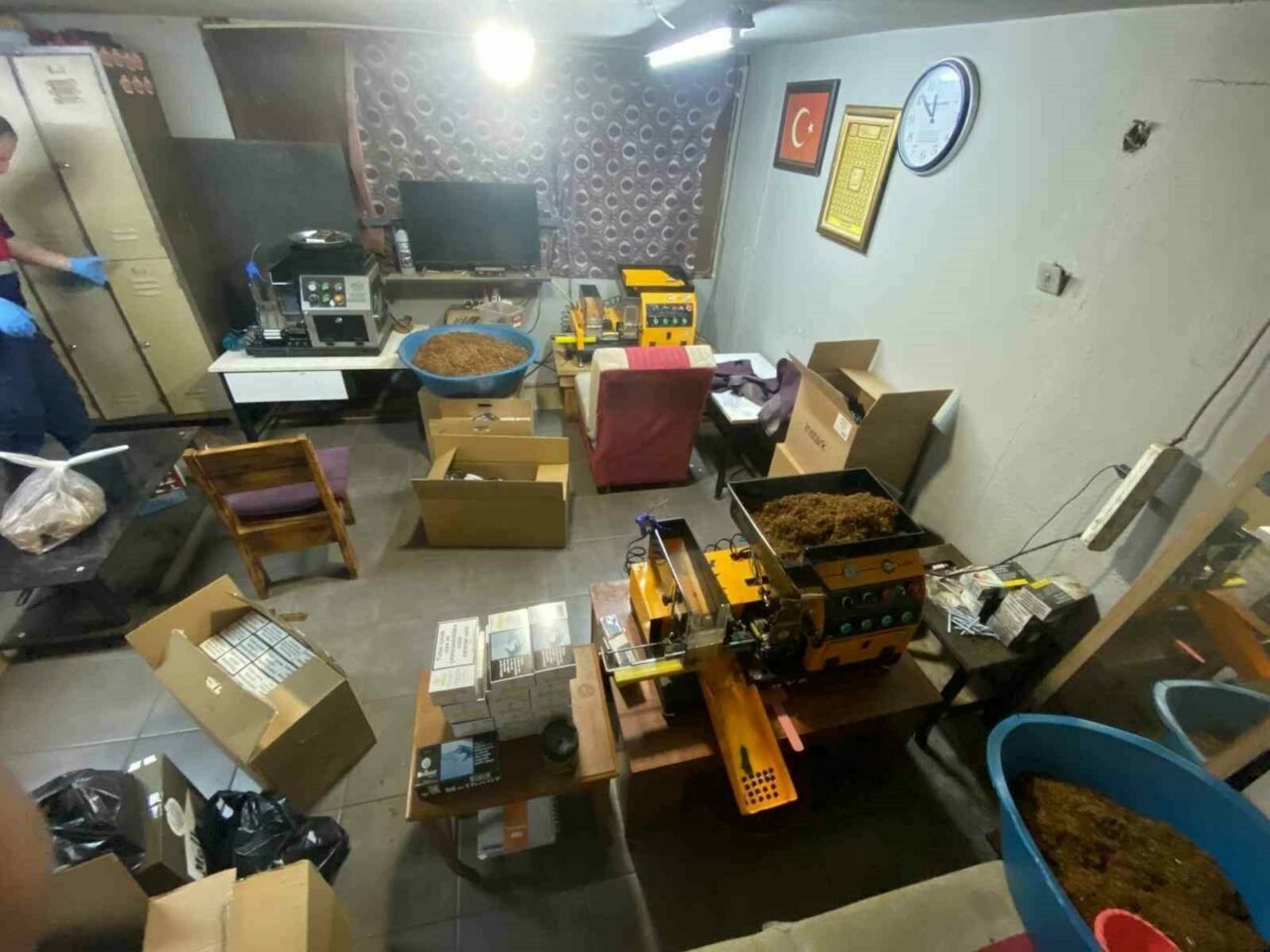 Bursa’da kaçakçılık operasyonunda 4 gözaltı