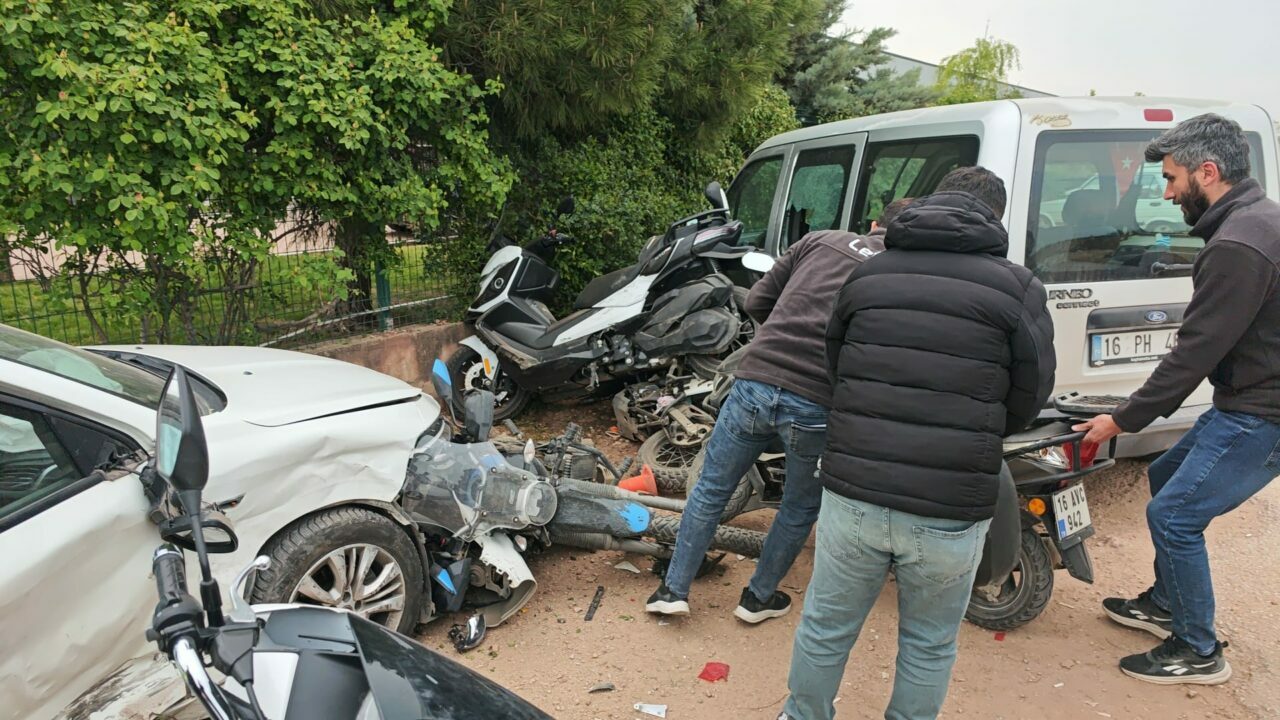 Bursa’da korkunç kaza: Yaralılar var Bursa’da korkunç kaza: Yaralılar var