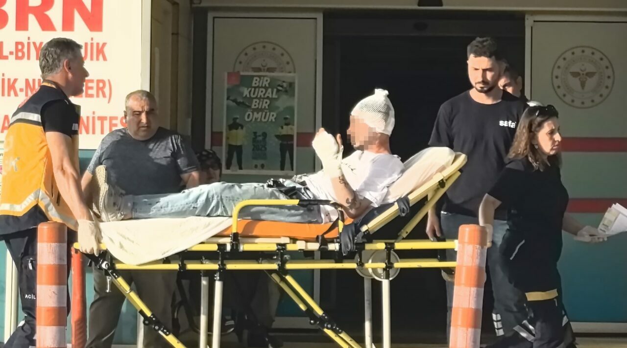 Bursa’da ‘laf atma’ kavgasında kan aktı Bursa’da ‘laf atma’ kavgasında kan aktı