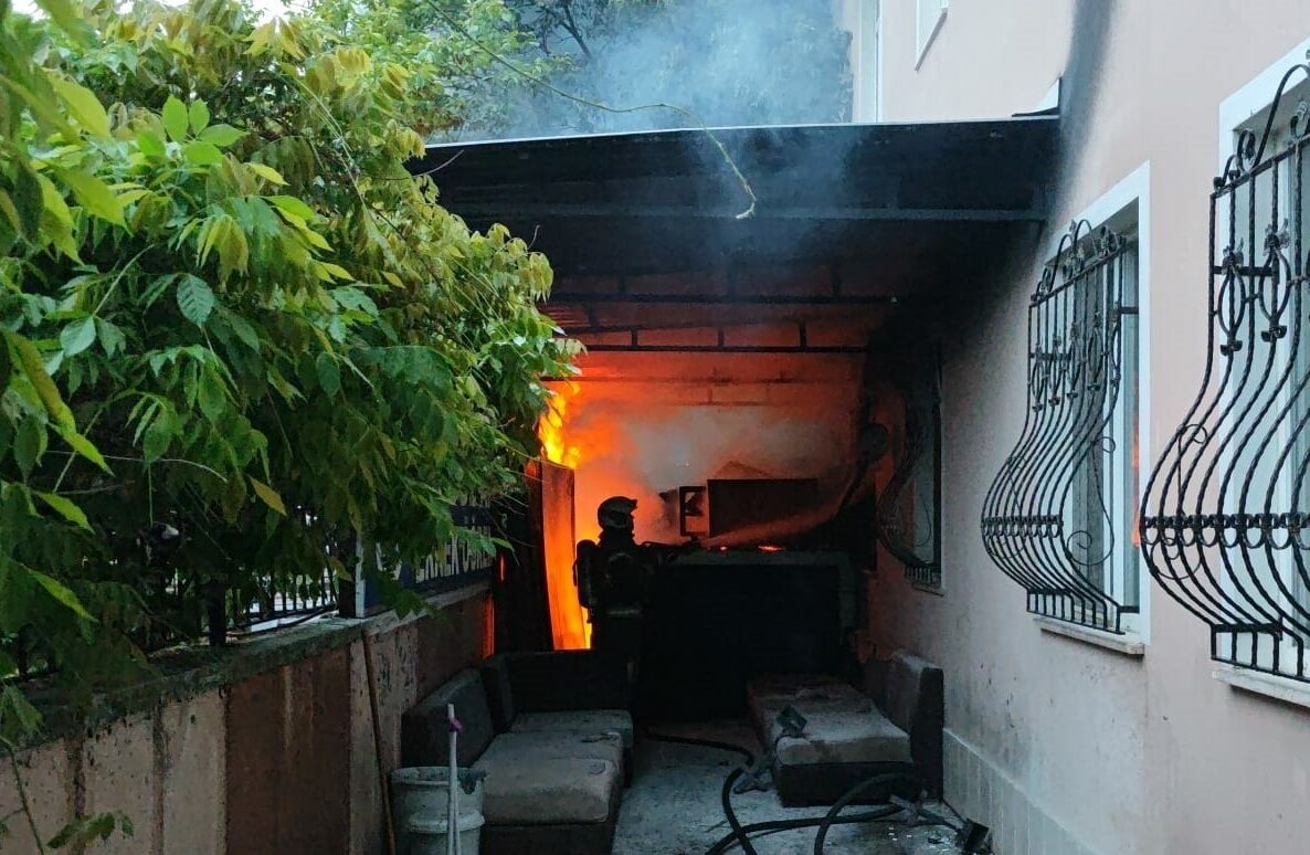 Bursa’da öğrenci yurdunun ardiyesinde yangın Bursa’da öğrenci yurdunun ardiyesinde yangın
