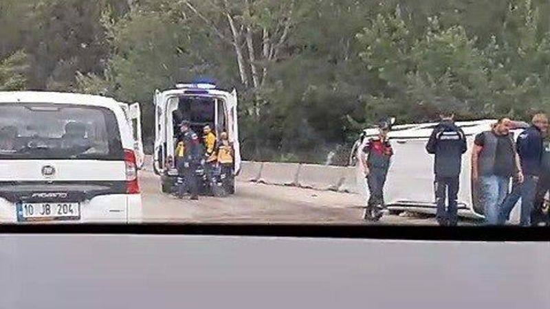 Bursa’da otomobil takla attı