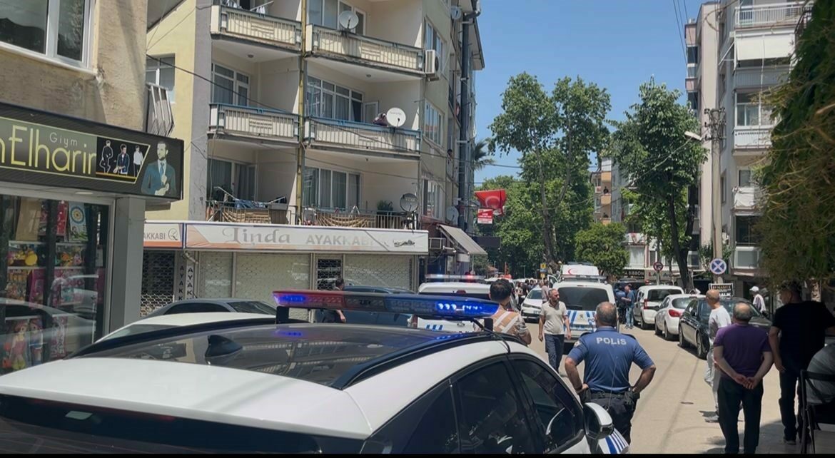 Bursa’da park kavgası! Esnaf birbirine girdi