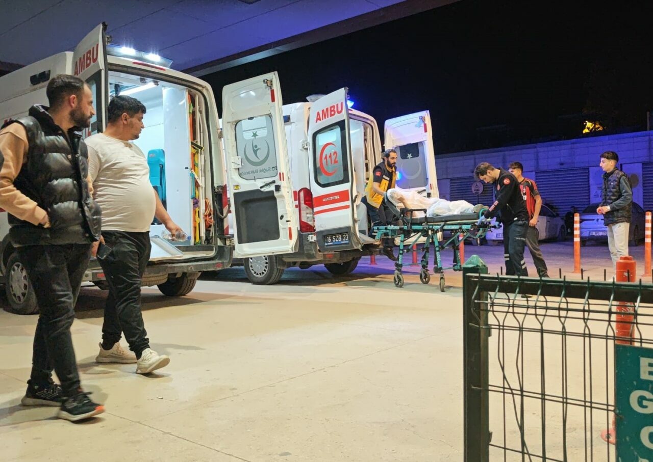 Bursa’da parkta bıçaklı kavga Bursa’da parkta bıçaklı kavga