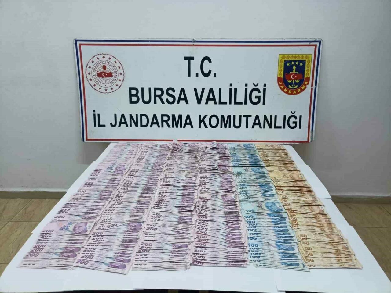 Bursa’da sahte jandarmayı gerçek jandarma yakaladı