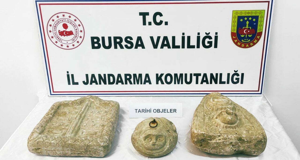 Bursa’da tarihi eser niteliği taşıyan 3 obje ele geçirildi