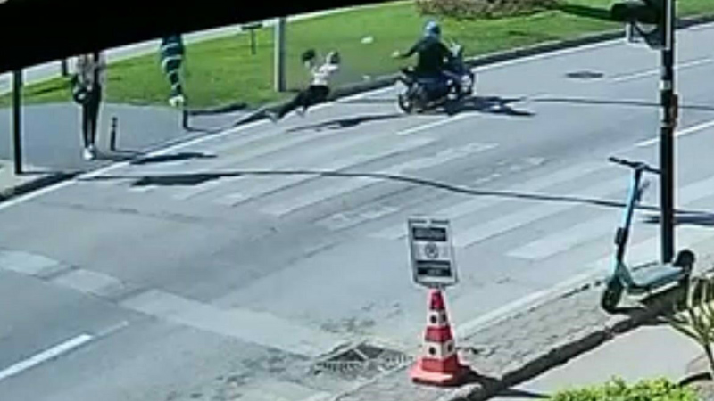 Bursa’da yaya geçidinde dehşet anları