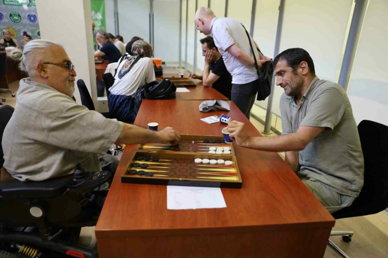 Bursa’da zarlar eşitlik için atıldı Bursa’da zarlar eşitlik için atıldı