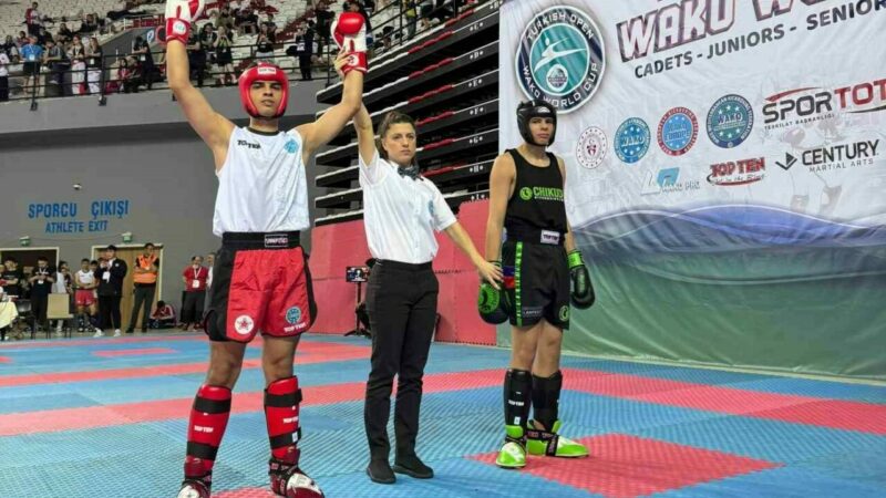 Bursa’ya büyük gurur! Dünya ikincisi Mudanya’dan çıktı Mudanyalı genç sporcu Alperen Muhsin Duman, Uluslararası Kick Boks Dünya