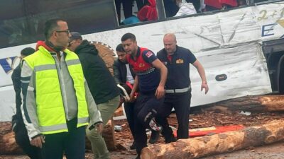 Katliam gibi kaza: Çok sayıda ölü ve yaralı var