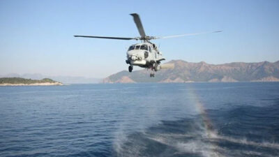 Askeri helikopter denize acil iniş yaptı