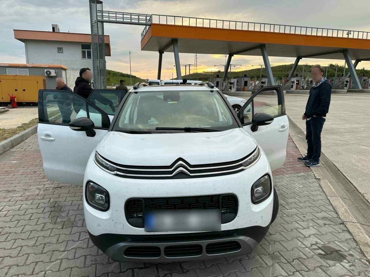 Bursa’da göçmen kaçakçılığı: Zanlıya suçüstü!