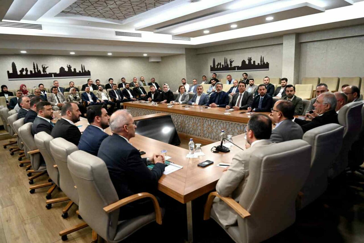 Efkan Ala’dan AK Parti Bursa’ya ziyaret Efkan Ala’dan AK Parti Bursa’ya ziyaret