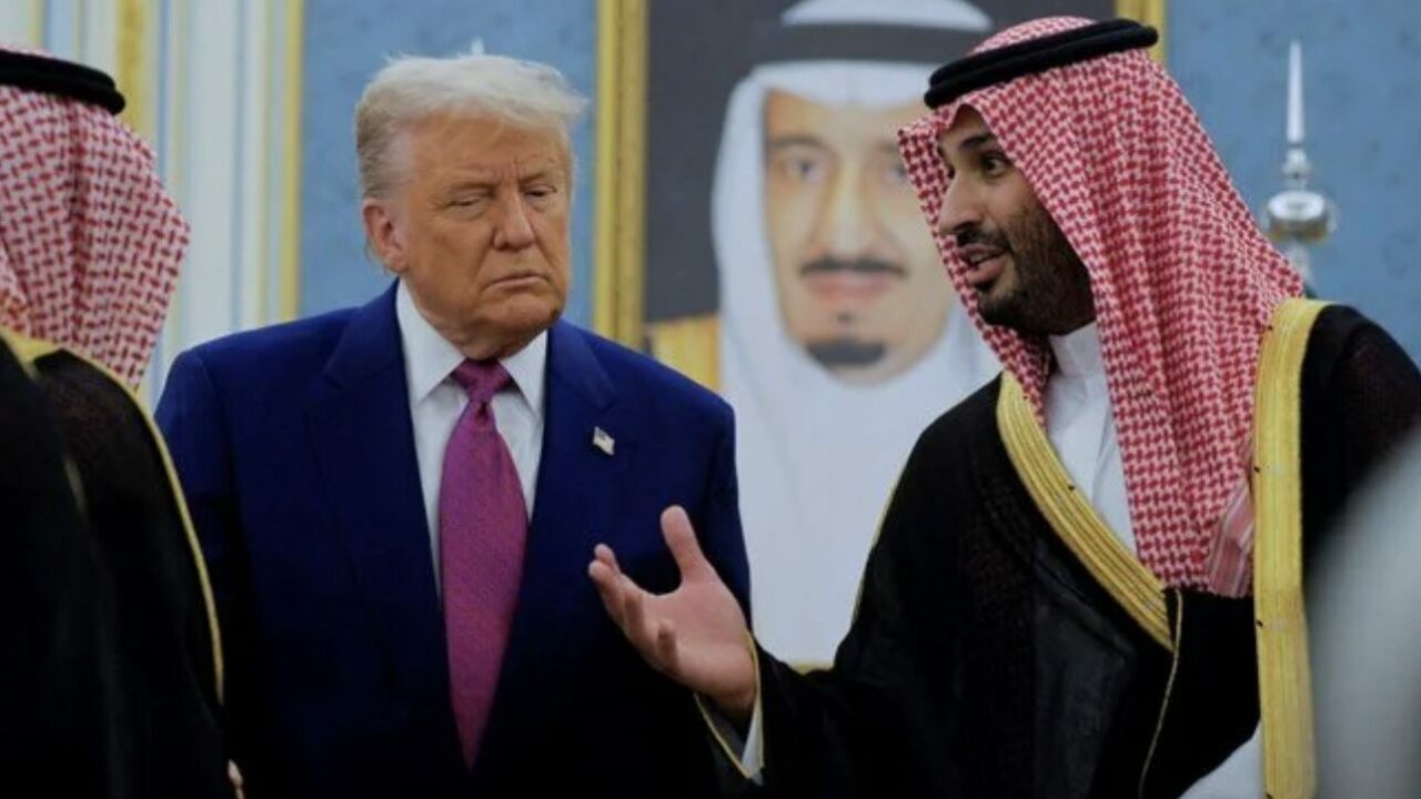 Trump açıkladı; Suriye’ye yaptırımlar kaldırıldı Trump açıkladı; Suriye’ye yaptırımlar kaldırıldı