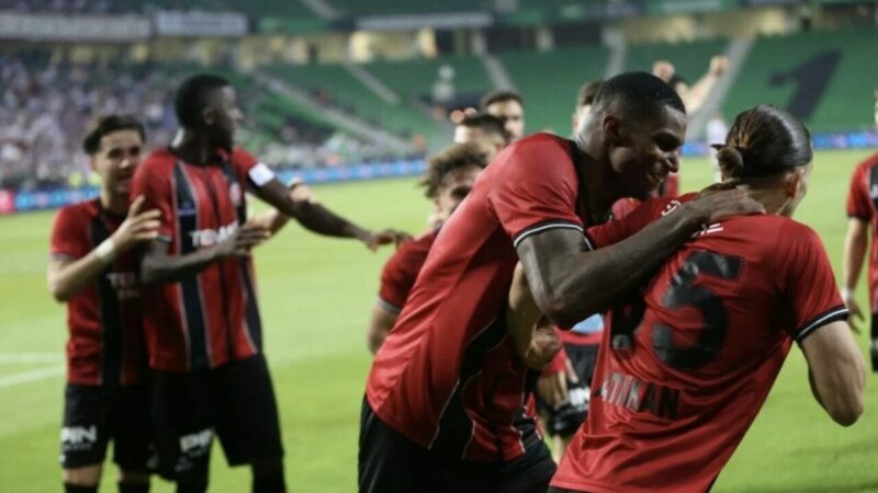 Süper Lig’e yükselen son takım belli oldu 1. Lig play-off finalinde Bandırmaspor'u 3-1 yenen Fatih Karagümrük yeniden