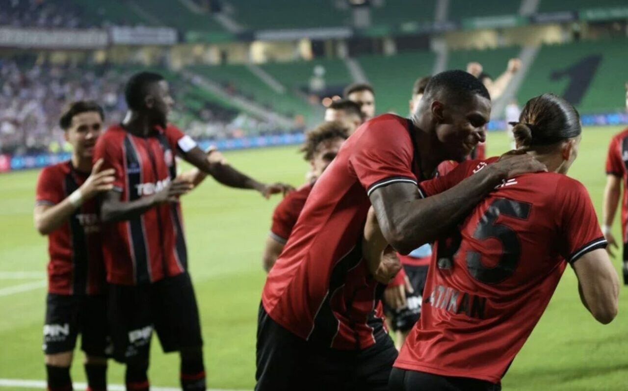 Süper Lig’e yükselen son takım belli oldu Süper Lig’e yükselen son takım belli oldu