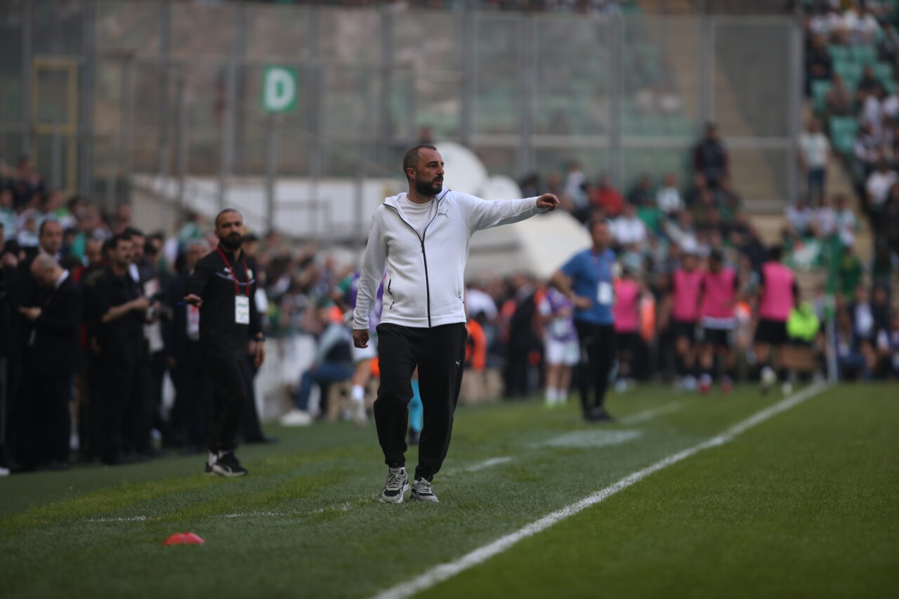 Bursaspor’un hocası Çağlayan’dan yeni sezon mesajı