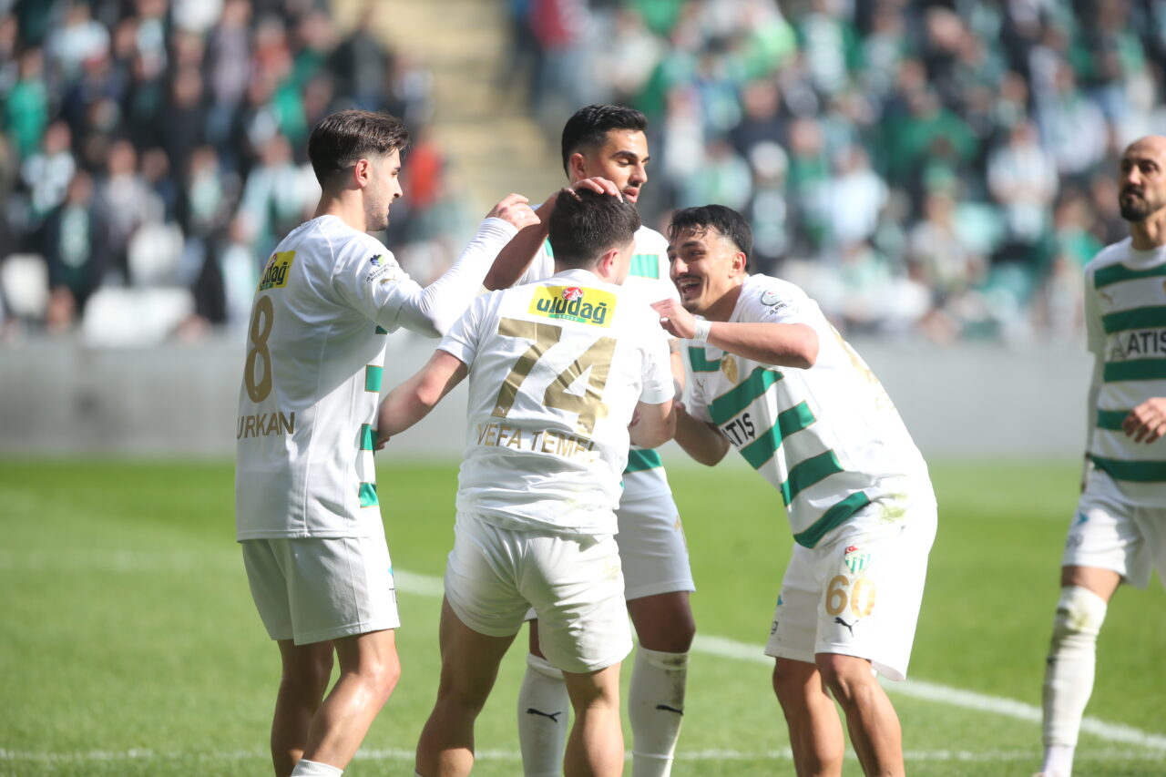 Bursaspor’da kiralık oyuncularla ilgili karar verildi!