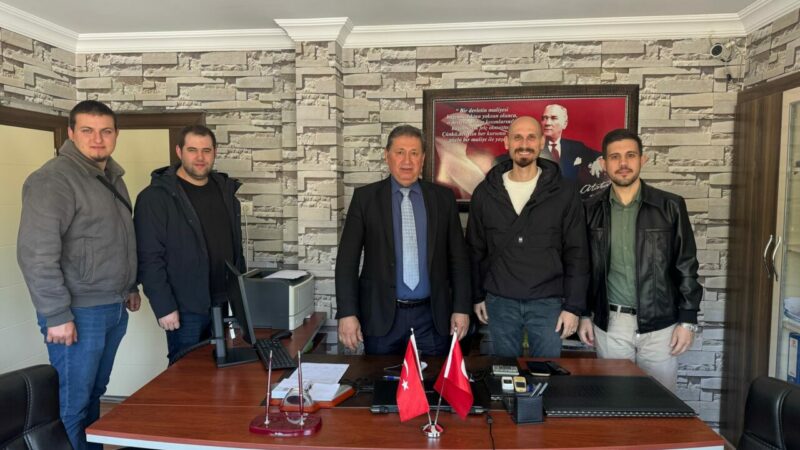 Bursa’nın Mustafakemalpaşa ilçesinde fotoğrafçılar, son dönemde artan korsan fotoğrafçılığa karşı