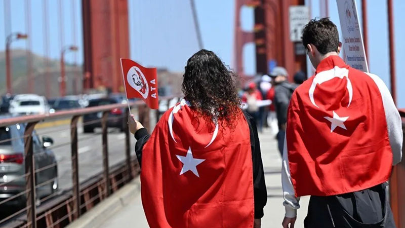 Golden Gate Köprüsü’nde 19 Mayıs coşkusu
