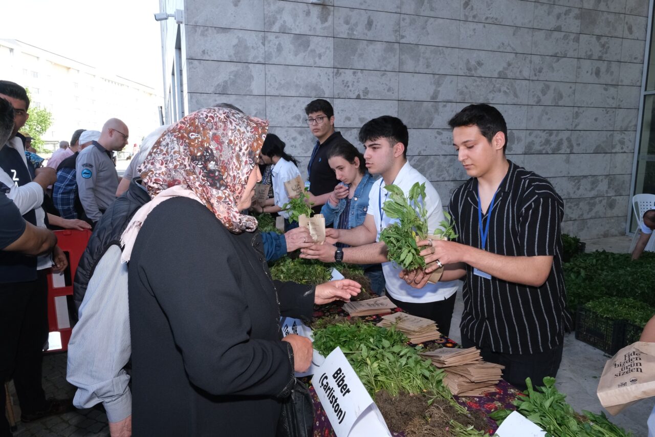 Bursa’da ücretsiz dağıtıldı! 310 bin adet…