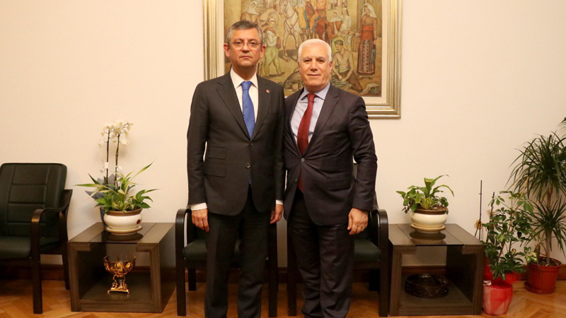 CHP lideri Özgür Özel’e saldırıya Başkan Bozbey’den tepki CHP lideri Özgür Özel’e saldırıya Başkan Bozbey’den tepki