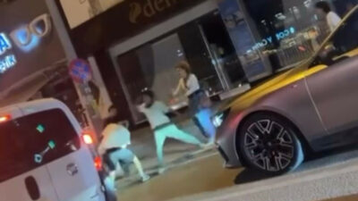 Bursa’da gençlerin kavgası! Birbirlerine girdiler