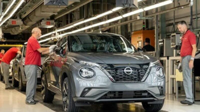 Dev otomobil fabrikası faliyetlerini durduruyor