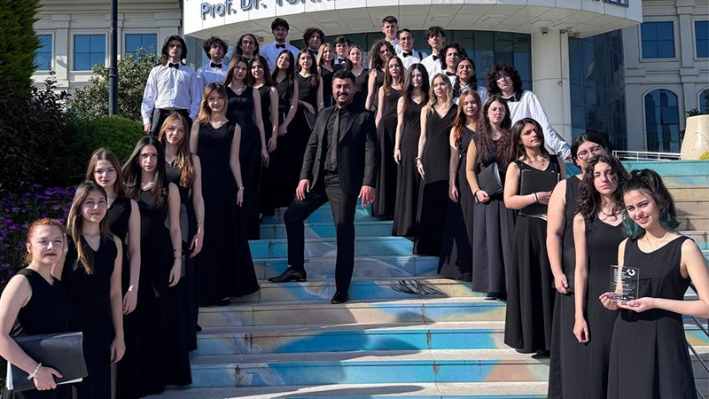 Bursa’nın gururu oldular: Zeki Müren Güzel Sanatlar Lisesi’nden uluslararası başarı!