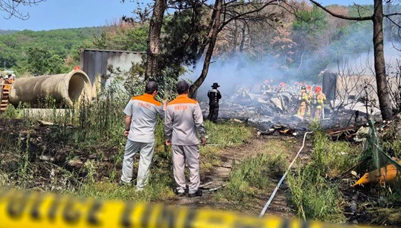 Güney Kore’de donanmaya ait uçak düştü Güney Kore’de donanmaya ait uçak düştü